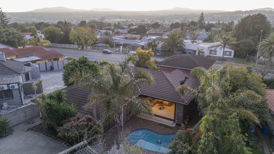 5 Bedroom Property for Sale in Protea Heights Western Cape